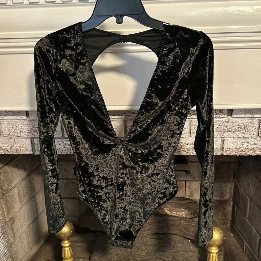 Victoria's Secret Velvet Bodysuit XS Black Plunge Neck Long Sleeve Holiday Party